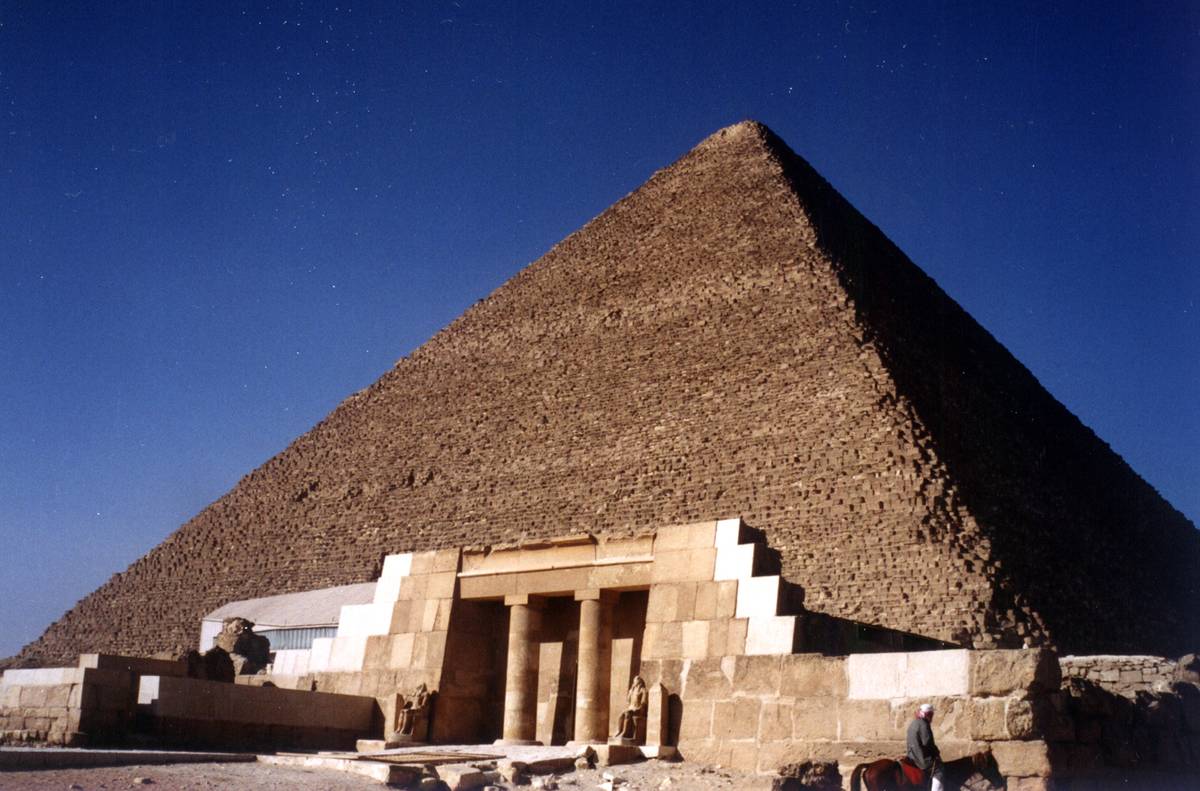 Egipska piramida zawiera tajemniczą komnatę. Ta pozostaje zamknięta od 4500 lat