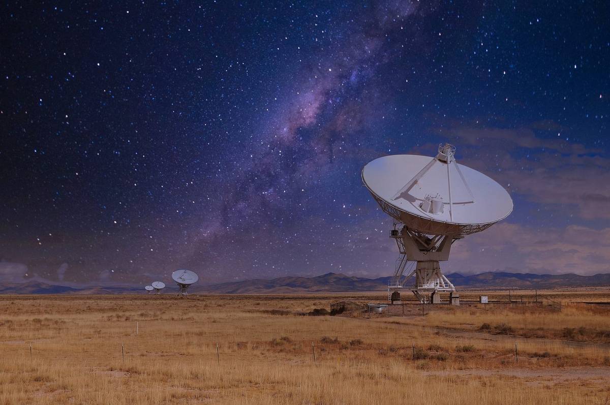 Nowy algorytm pomoże radioteleskopom odróżnić ziemski szum od sygnałów pozaziemskich /Fot Pixabay
