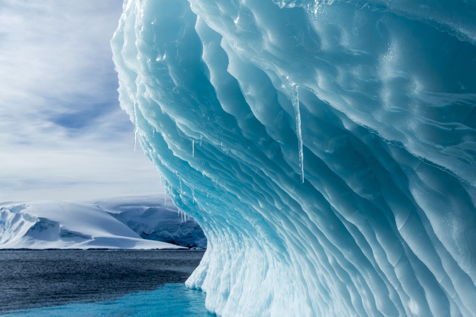 Na Antarktydzie brakuje mnóstwo lodu. Wiemy doskonale, kto go ukradł