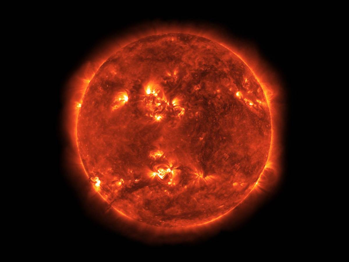 Istna dziura w Słońcu, sami zobaczcie. Ta plama jest większa od Ziemi